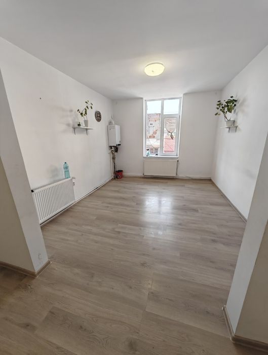 Închiriere spațiu comercial