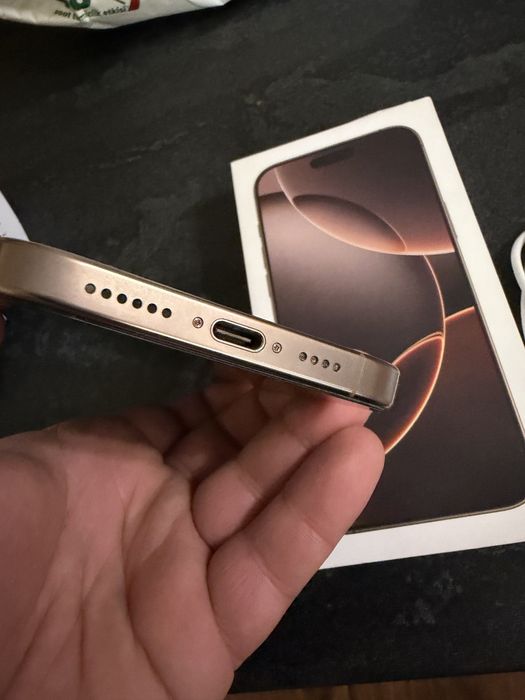 iPhone 16 Pro Max 256GB DsrTit