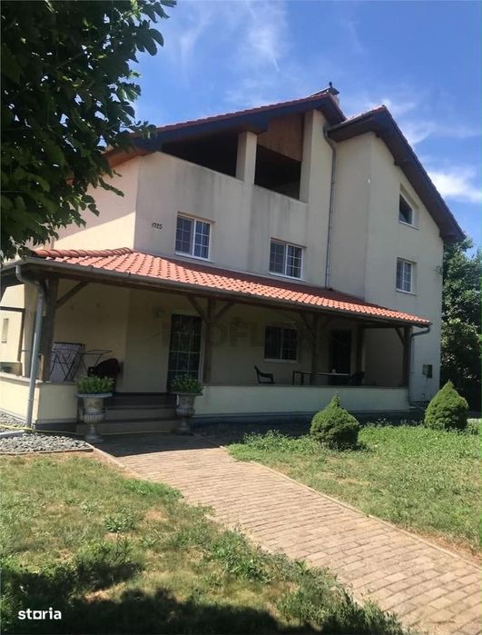 EXCLUSIVITATE ! Casa pe 3 etaje de vanzare in Cenad la pret de apartam