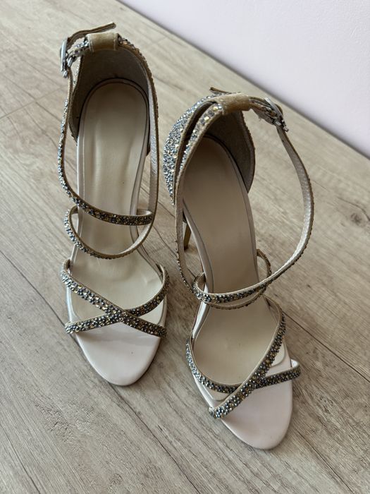 Елегантни дамски сандали Gianni