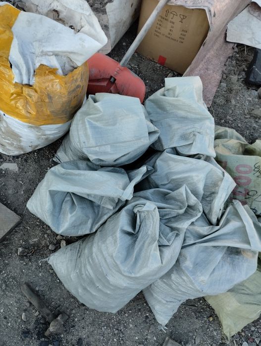 Шибаркуль в мешках