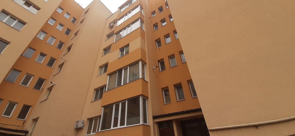 Продава се Двустаен апартамент в Разград, Център - 68 кв.м за 1030 €/кв.м - Снимка #8