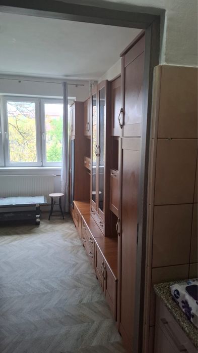 Inchiriez garsoniera