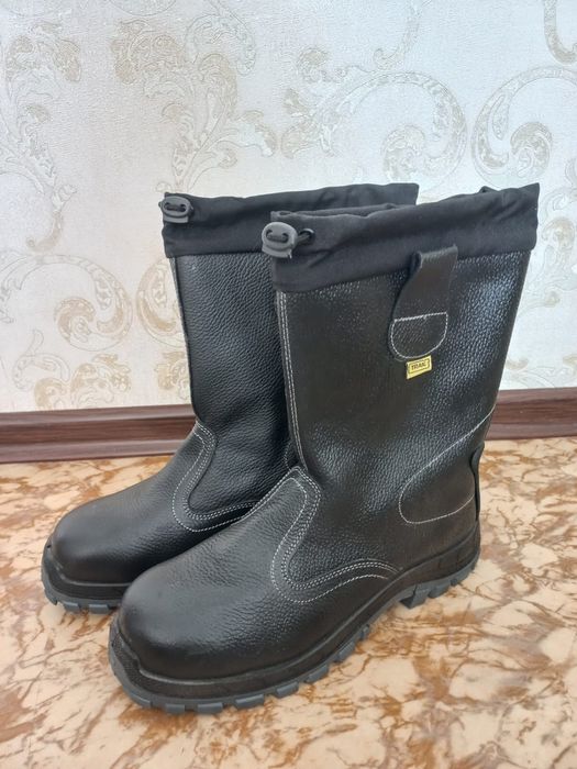 Рабочие сапоги.