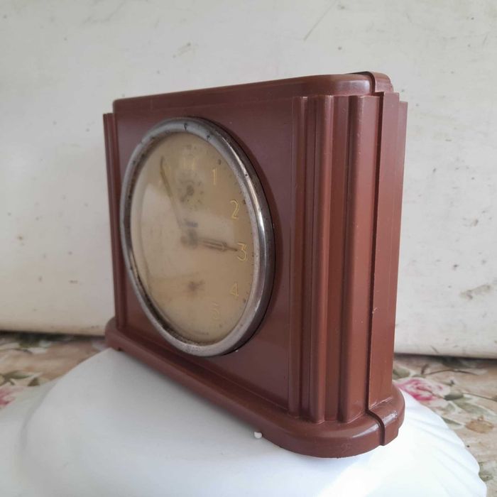 Ceas desteptator mecanic fabricat in fosta .YUGOSLAVIA