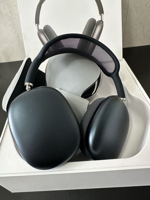 Apple AirPods Max with Smart Case iphone