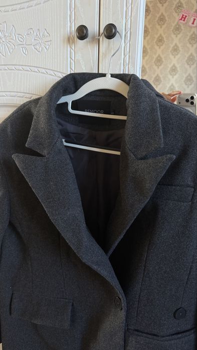 Продам демисезонная пальто