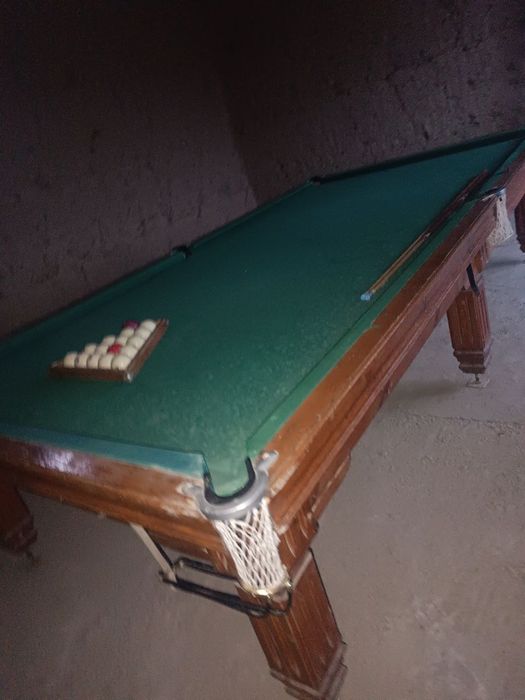 Bilyard stol sotiladi kamplekt