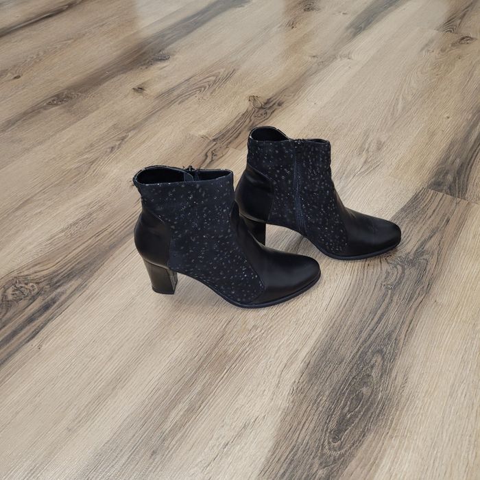 Botine  din piele măr. 37