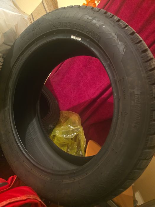 De vanzare 3 seturi anvelope !