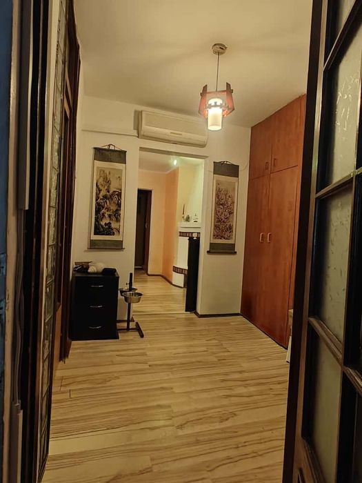 Vând apartament 3 camere conf 1