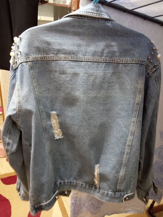 Продам джинсовую курточку.