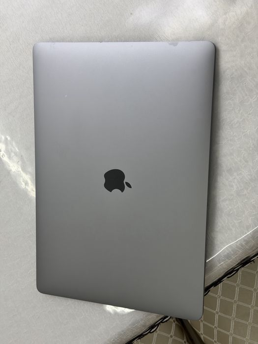 Macbook Pro / 2017 / i7 / 16gb / 32gb