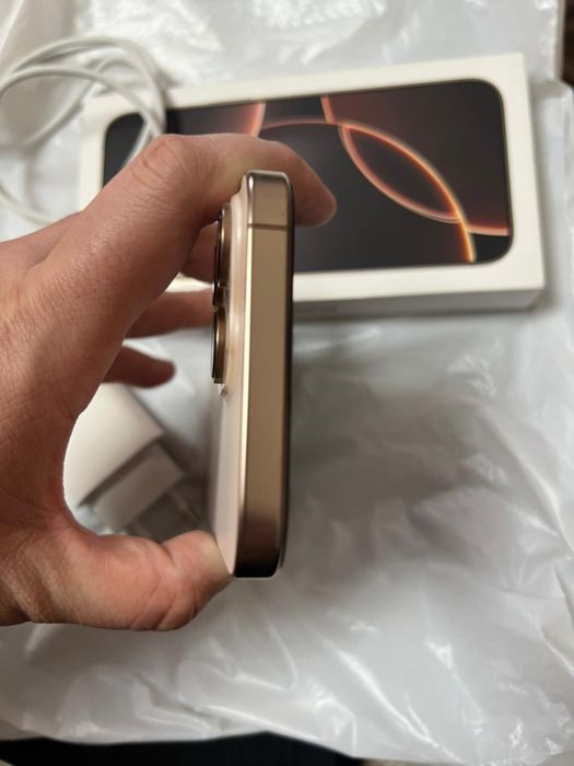 Продам Айфон 16 про макс