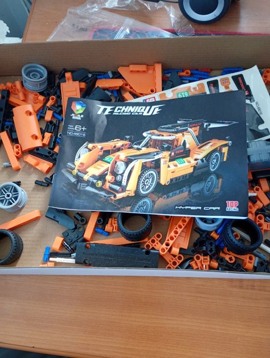 Vând 2 Lego noi .Au toate piesele