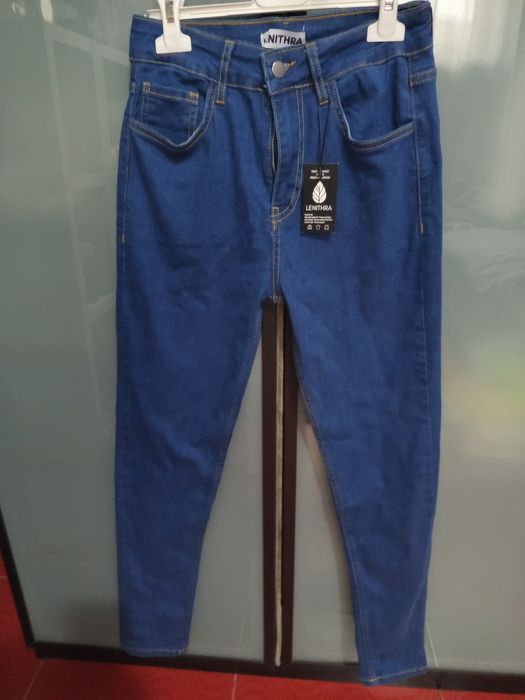 Blugi dama noi cu eticheta