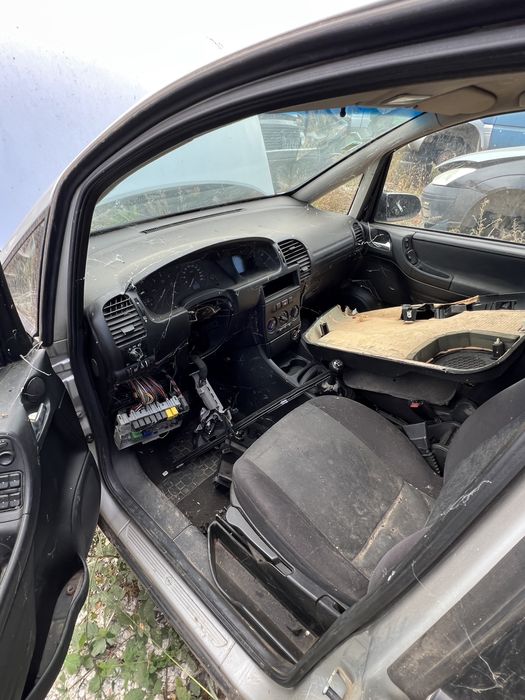 Opel Zafira НА ЧАСТИ