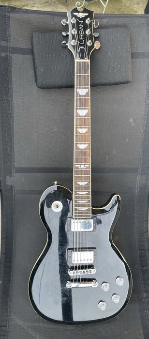 Chitara keith urban 2016