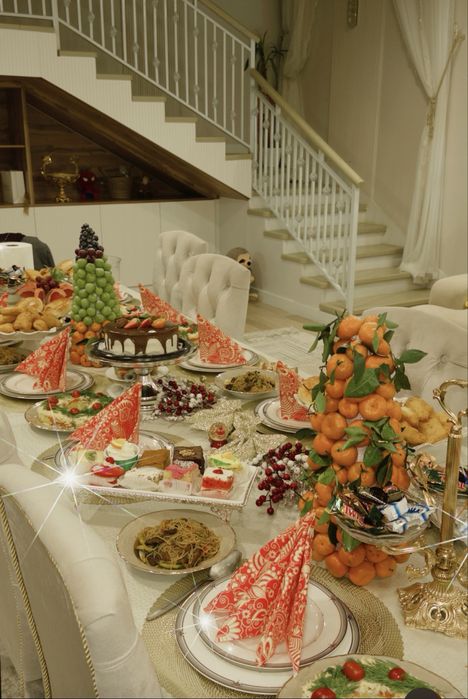 Столы стулья для гостиной