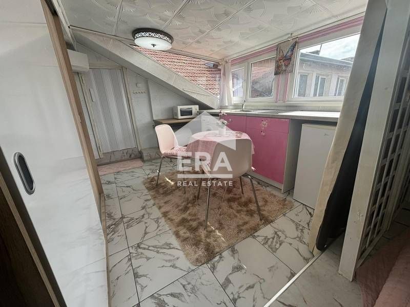 Едностаен, обзаведен, югоизточен апартамент за продажба, в тухлена сгр