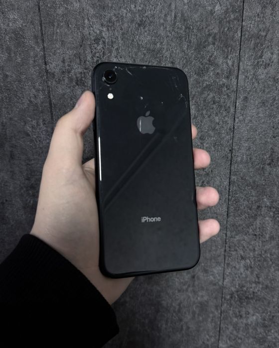 Продам Iphone XR
