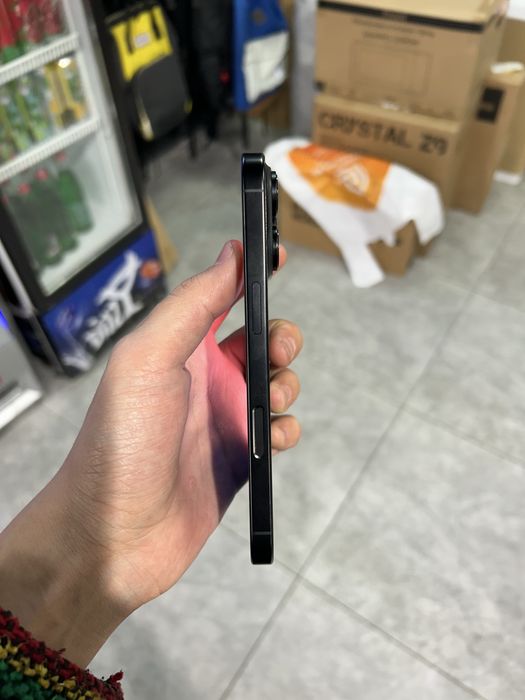 Iphone 16 pro 256 black titanium