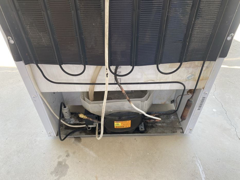 Хладилник с фризер Candy