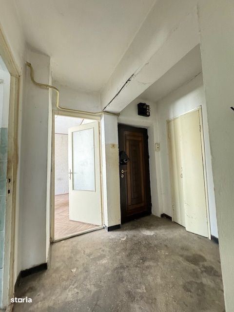 Apartament 2 camere de vanzare, ultracentral, B-dul Republicii, Barlad
