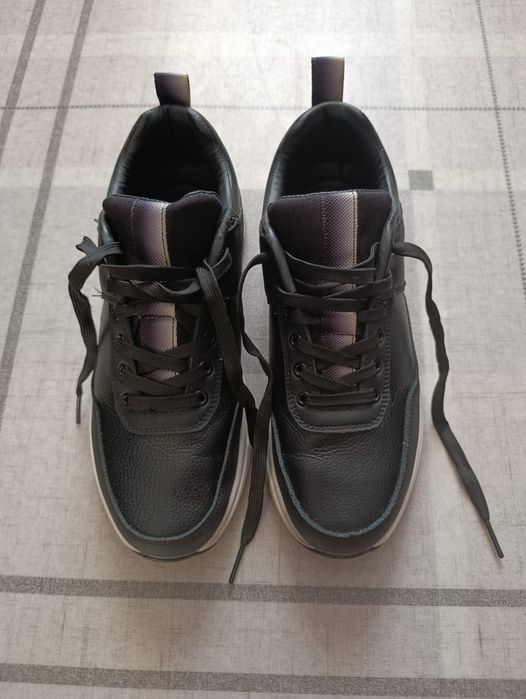 Классические кроссовки