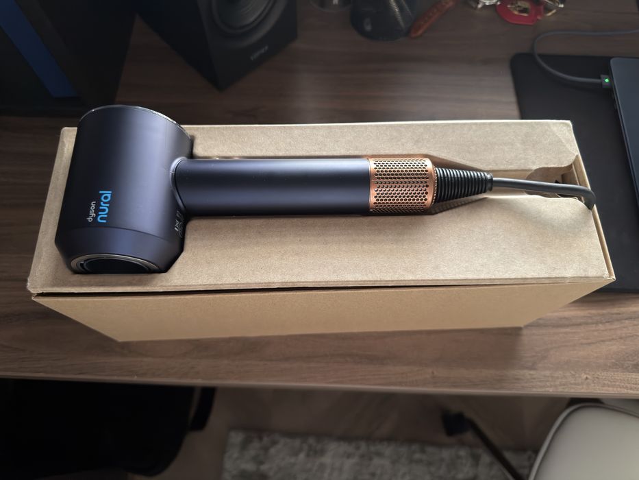 Uscator de par DYSON HD16 NOU