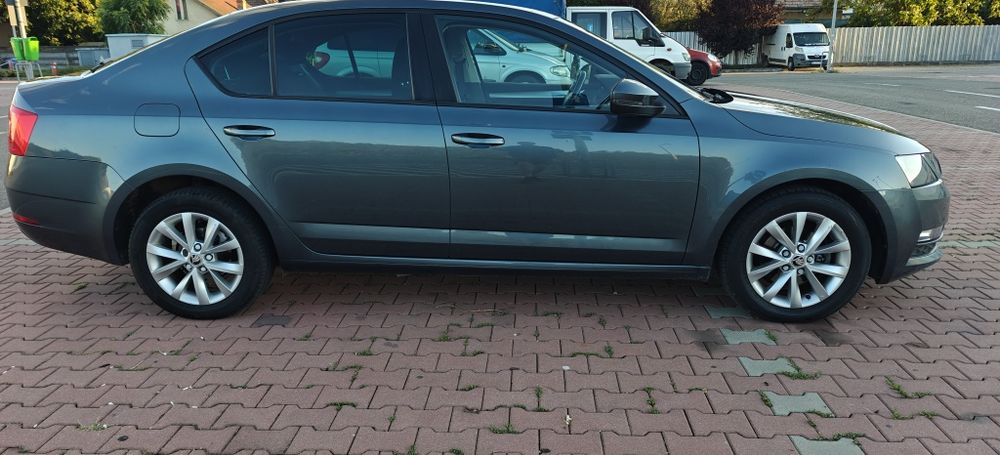 SKODA Octavia 2018 — imagine 3