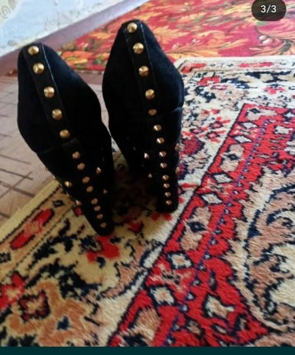 Босоножки замшевые