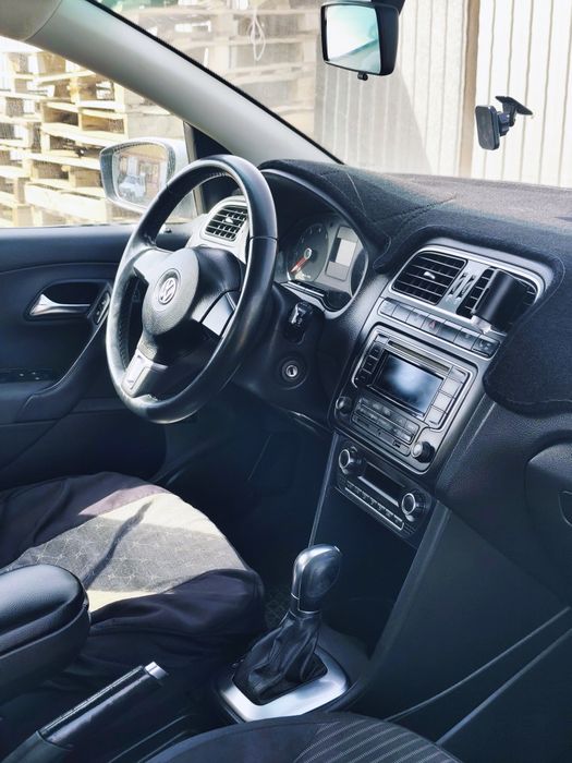 Продам Volkswagen Polo на Автомате.