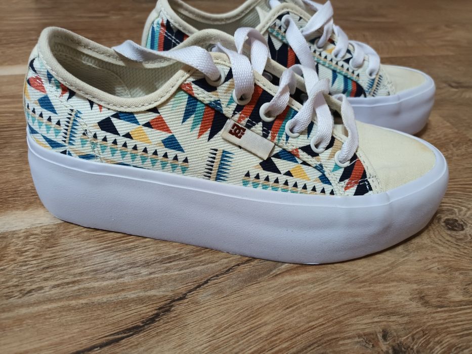 Шарени кецове 36 номер