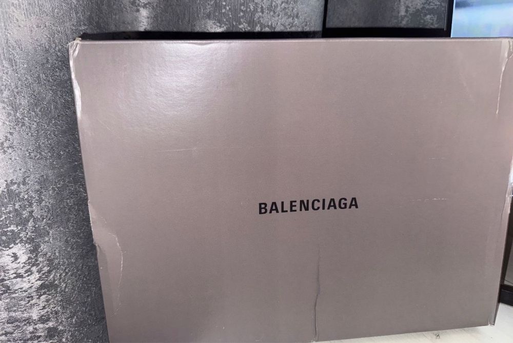 balenciaga runner