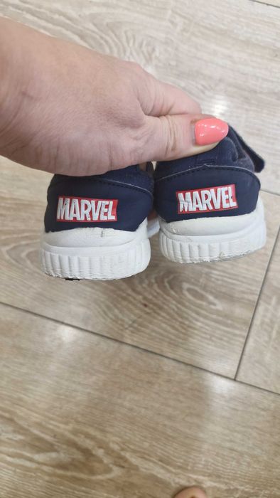 Кроссовки человек паук б/у