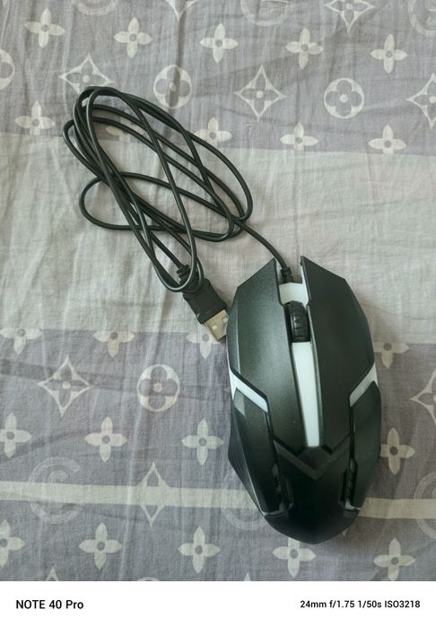 Simli svetnoy chiroyli dizaynga Mishka