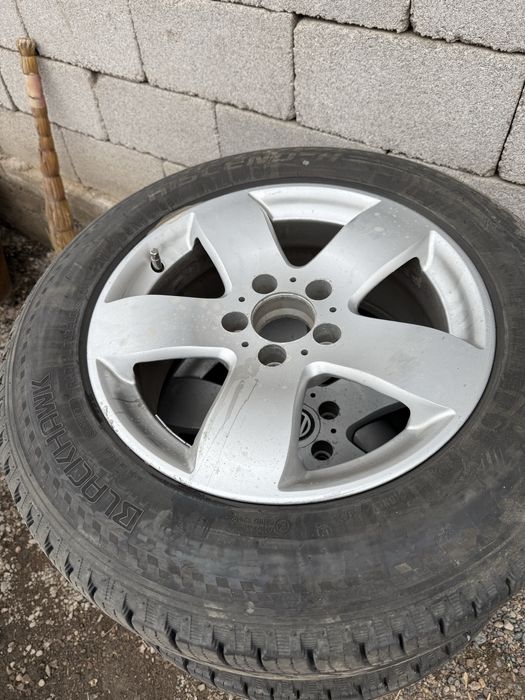 Резина всясезонная продам с дисками