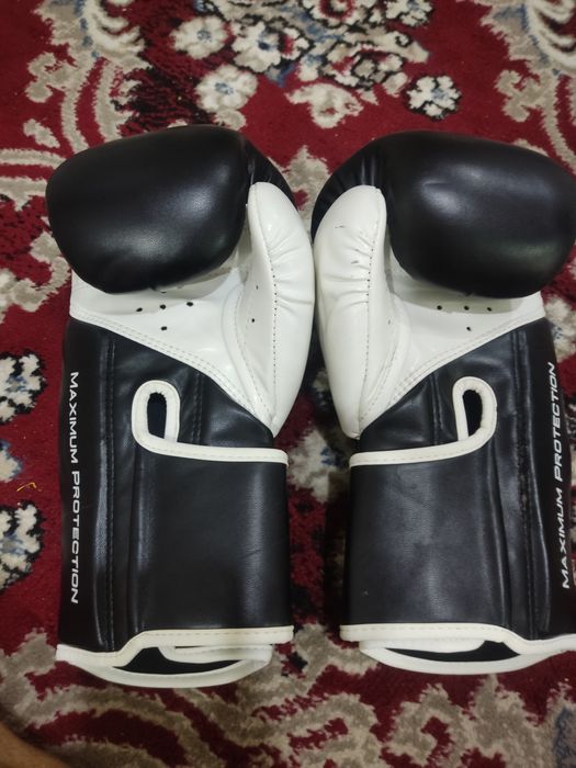 Боксерские перчатки REYVEL Maximum Protection