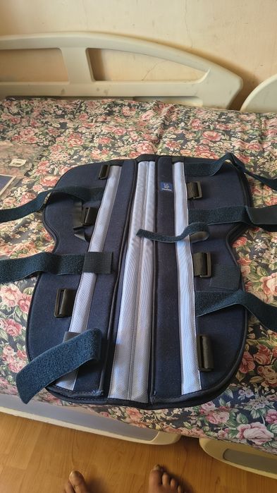 Vând orteză Franța cu etichetă, mărimea 3, 70-80 cm
