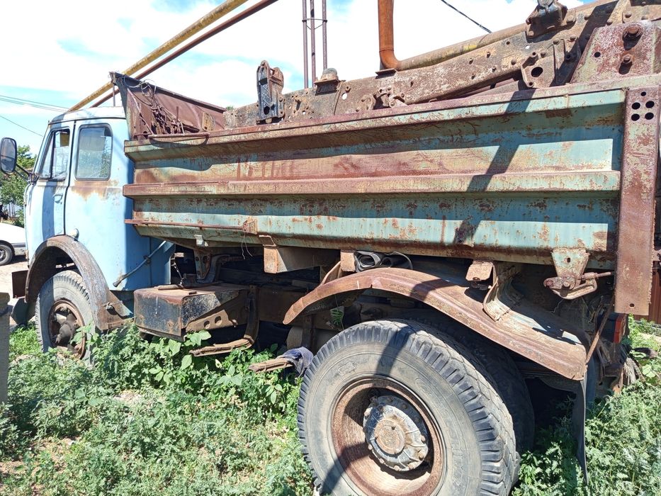 Продам кузов,кабина , подъемник маз