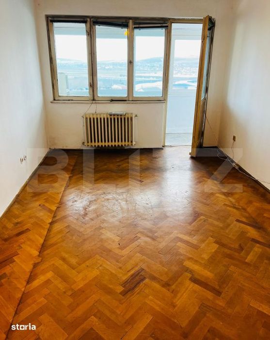 Apartament de vanzare, cu 2 camere, 47 mp, renovabil, zona Libertatii