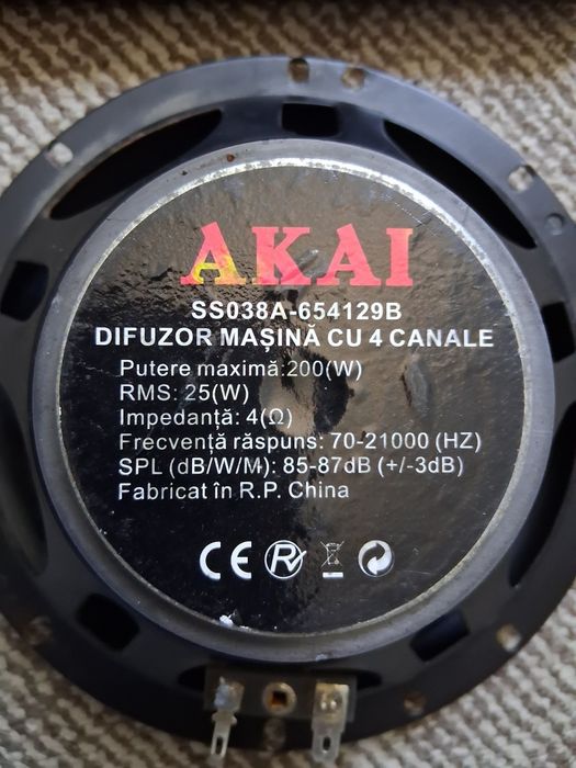 Fata cd Pioneer Mvh-1400ub+boxa auto Akai