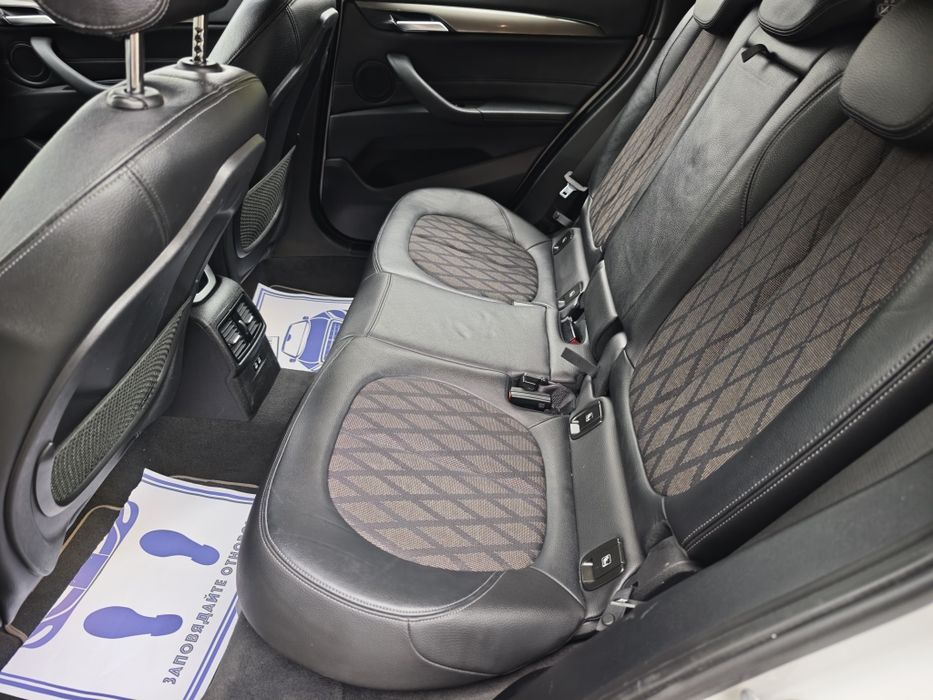 Кола BMW X1 2020