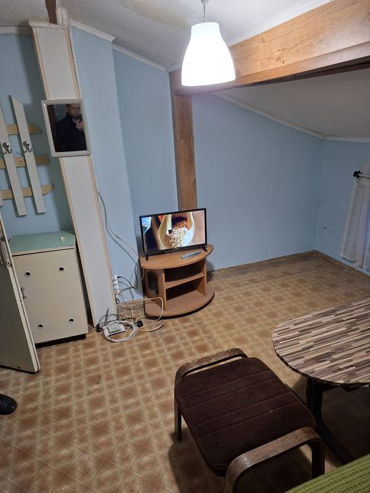 Дава се под наем Едностаен апартамент в Пазарджик, Окръжна болница - 14 кв.м за 59.67 € - Снимка #1