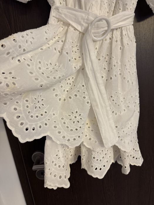 Rochie alba din bumbac brodat noua Mohito