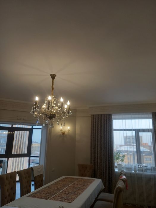 Продам Люстру и 4шт бра