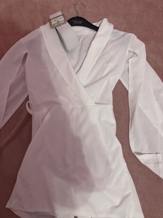 Бял гащеризон с коланче