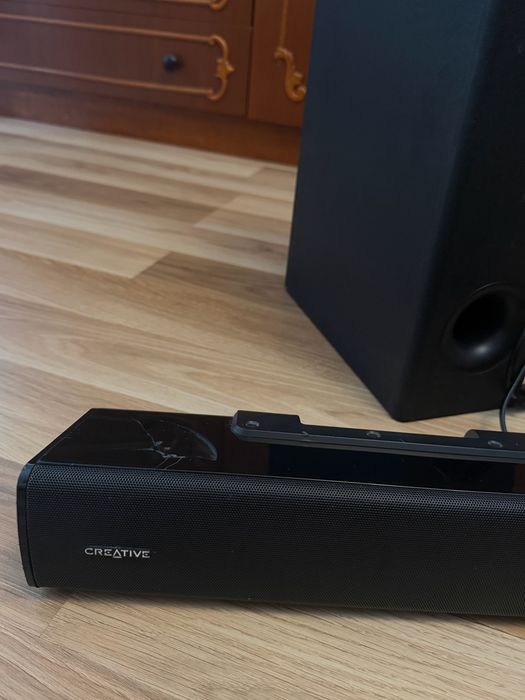 Soundbar Creative V2 si subwoofer
