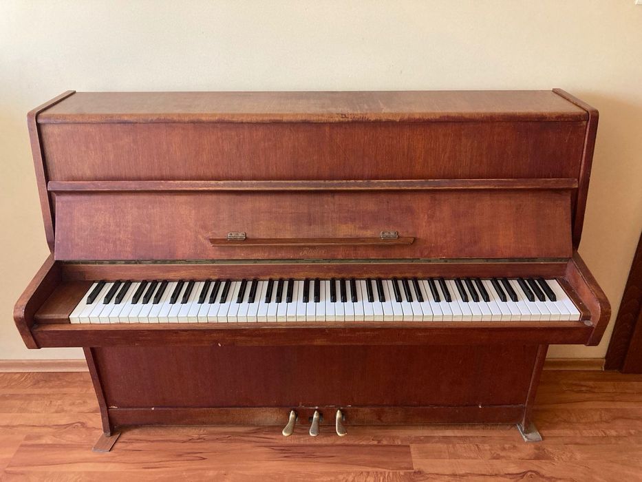 Пиано Rösler + подарък столче